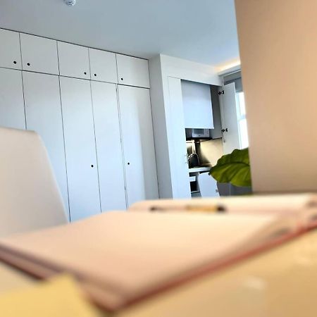 Apt 12 Luxury Living Chic Studio Steps From Beach Μπράιτον Εξωτερικό φωτογραφία