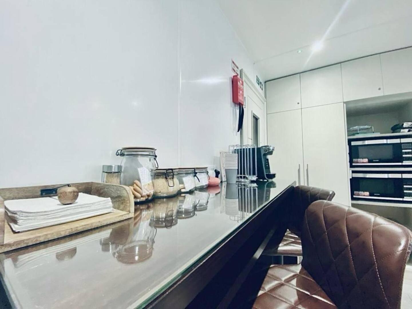 Apt 12 Luxury Living Chic Studio Steps From Beach Μπράιτον Εξωτερικό φωτογραφία