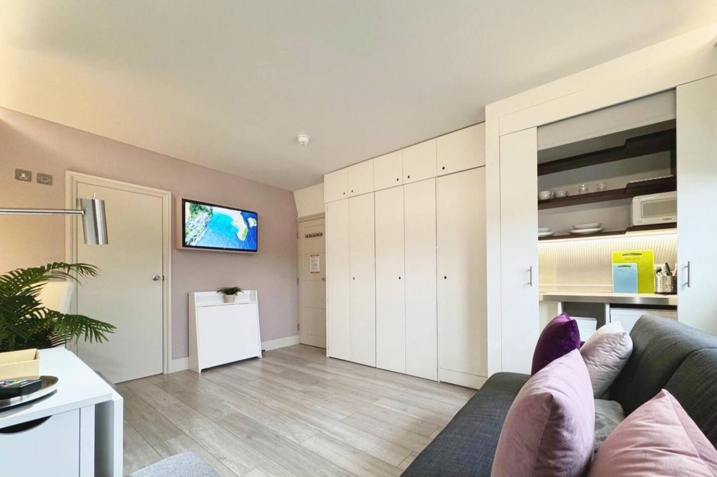 Apt 12 Luxury Living Chic Studio Steps From Beach Μπράιτον Εξωτερικό φωτογραφία