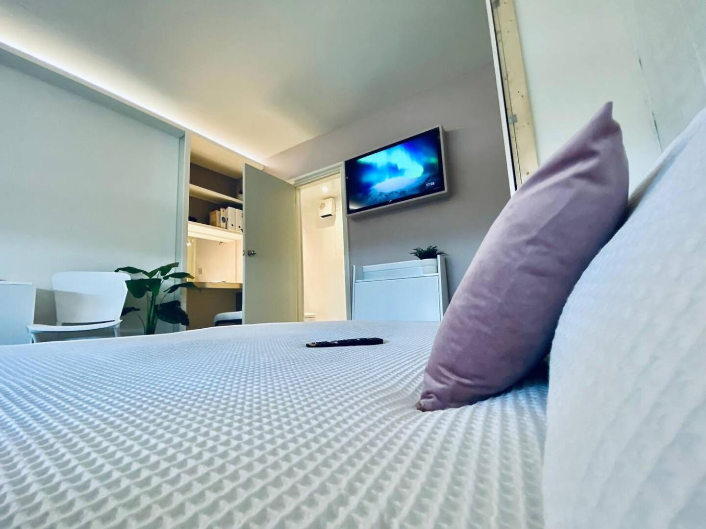 Apt 12 Luxury Living Chic Studio Steps From Beach Μπράιτον Εξωτερικό φωτογραφία